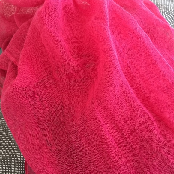 ESPRIT | Scarf with crinkle effect - Picture 2 of 3